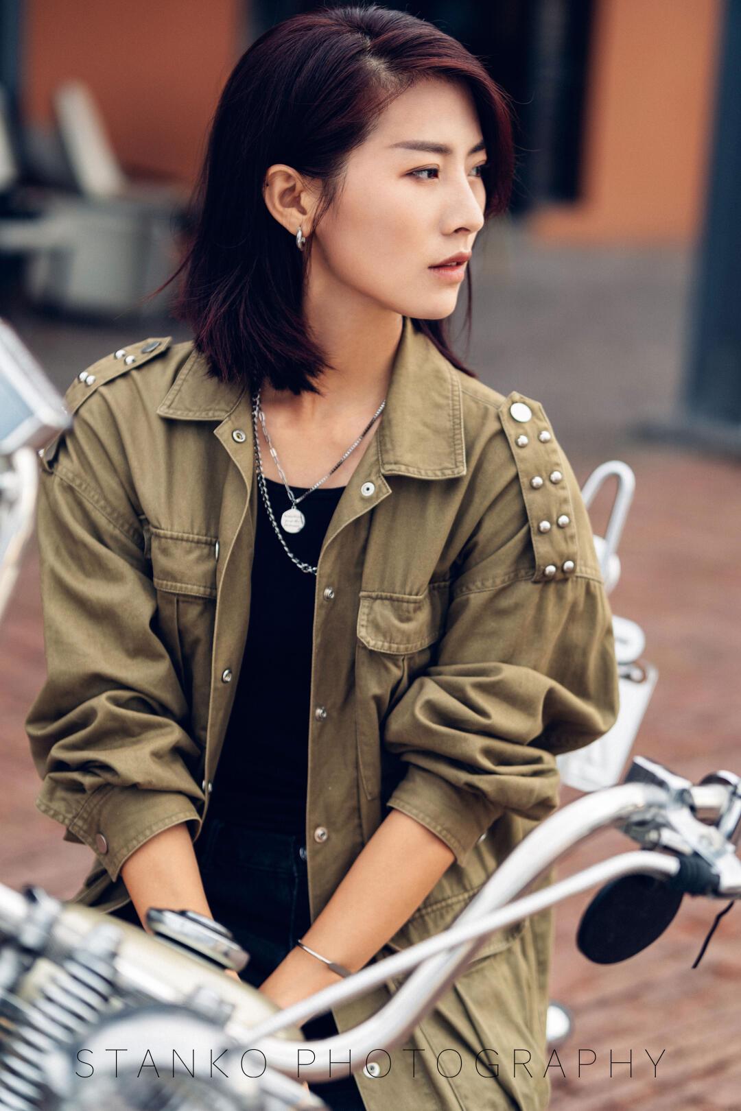 注泫尚白|骑机车的女孩子一定很帅!