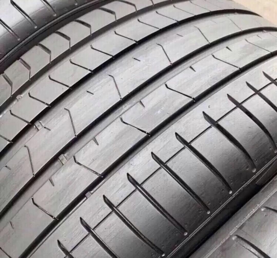 出一套宝马x3原配20寸精品拆车轮胎