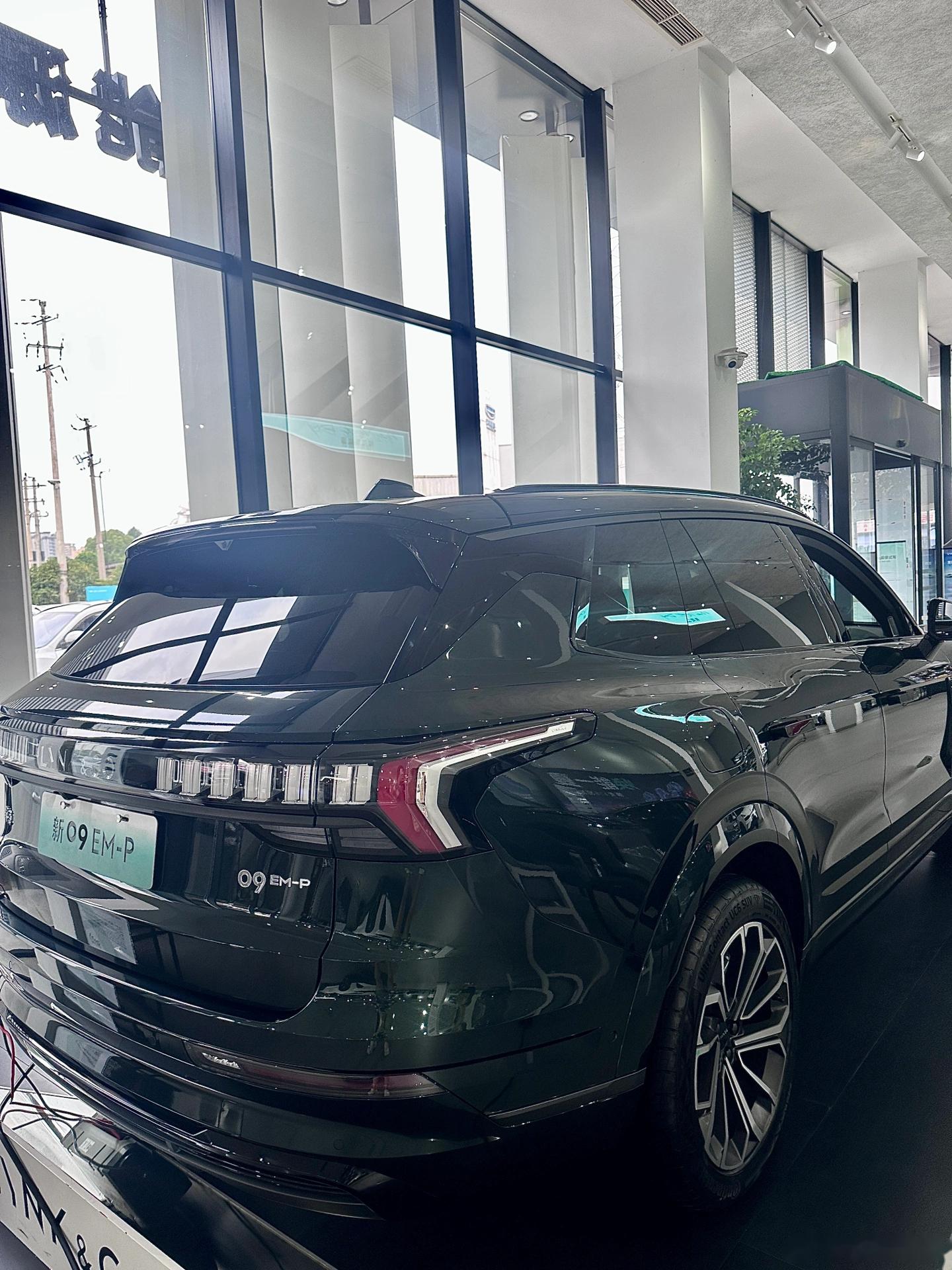 在德国这个造车大本营里,也时常能看到中国国产车领克09的身影,刷到