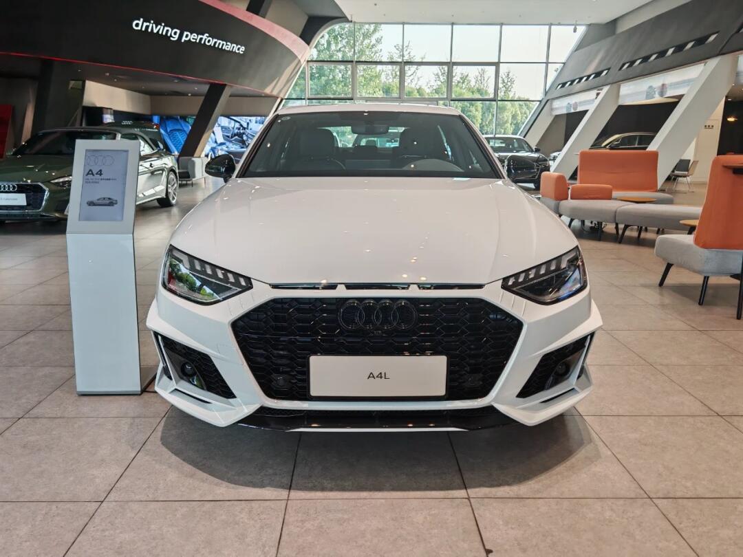 当前位置:>易车>社区>奥迪a4l社区>奥迪a4l1字开头你还不心动嘛>1080