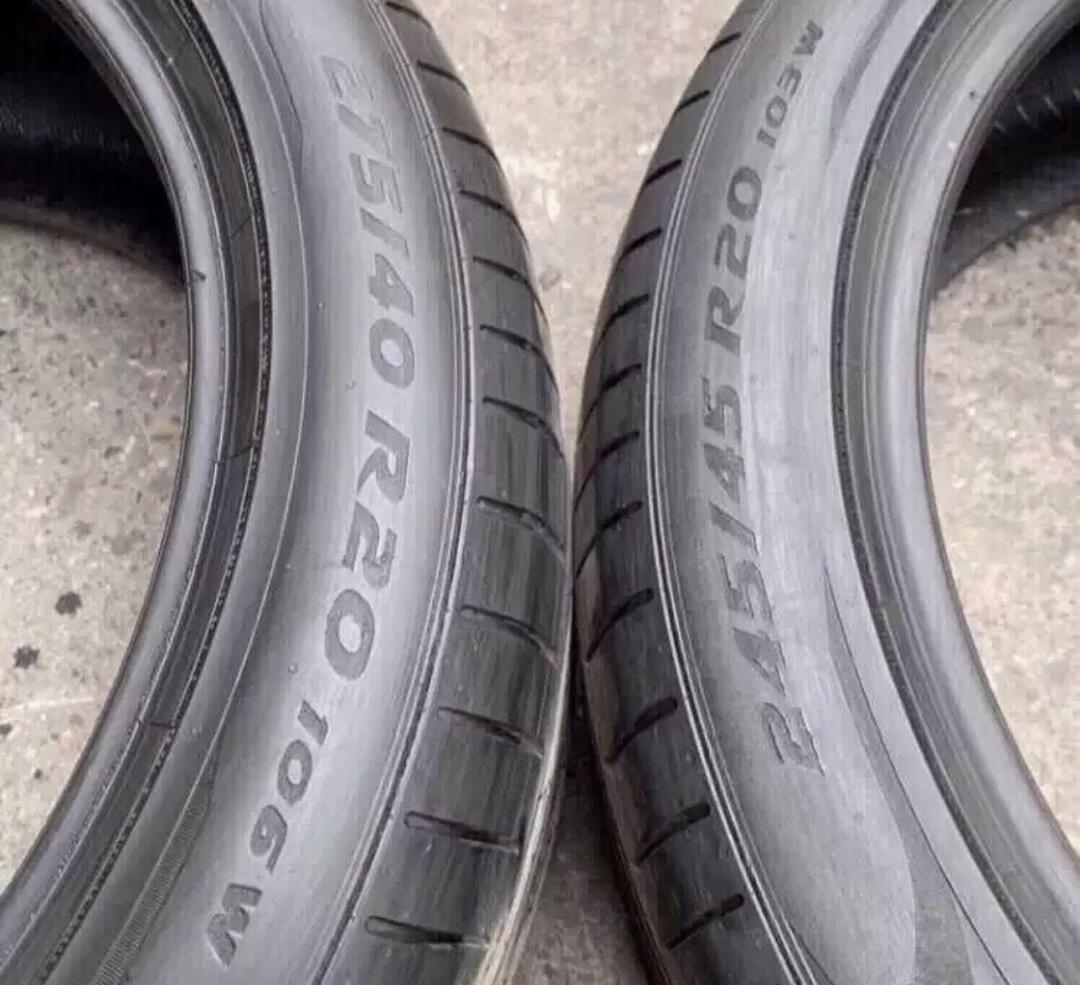 出一套宝马x3原配20寸精品拆车轮胎