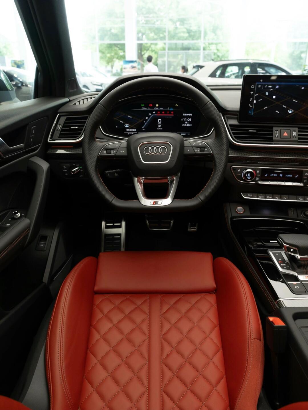 奥迪sq5 花剑银配色你见过?_奥迪a3社区_易车社区