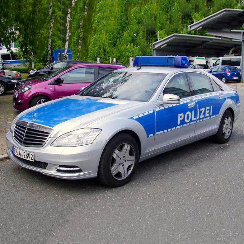 防弹板梅赛德斯-奔驰s500防弹车,防护级别vr7级,汉堡警察专用,一起
