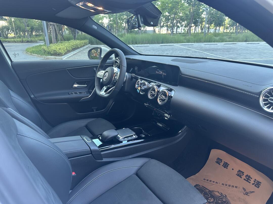 奔驰a级 2021年款 奔驰a200l 运动轿车动感型