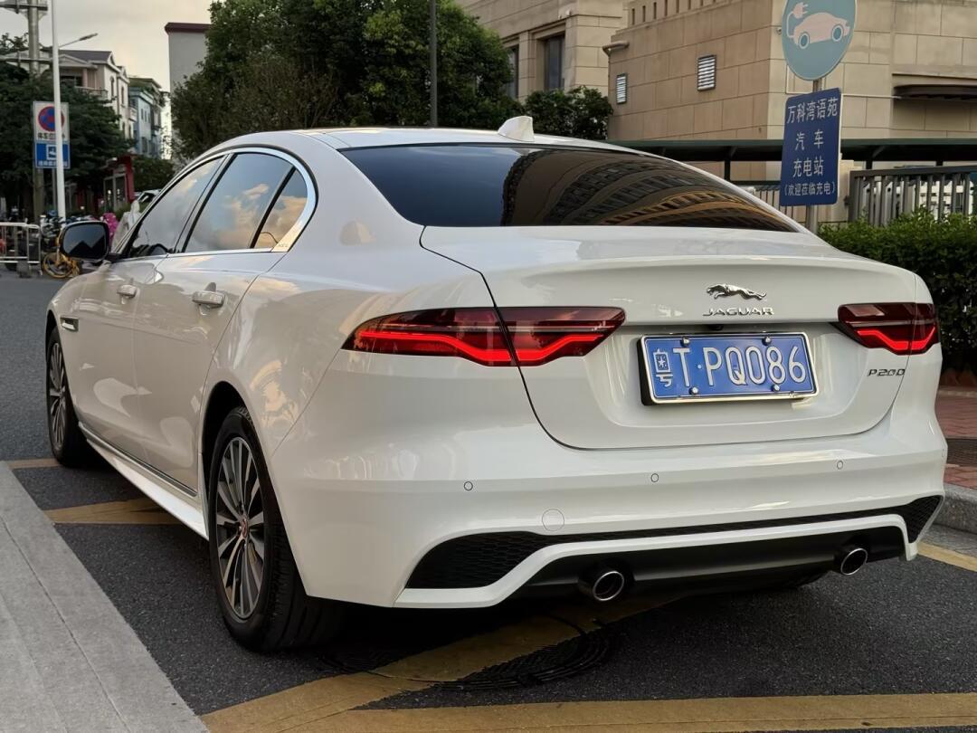 21年的捷豹,前置后驱,现在12个多点,价崩咯