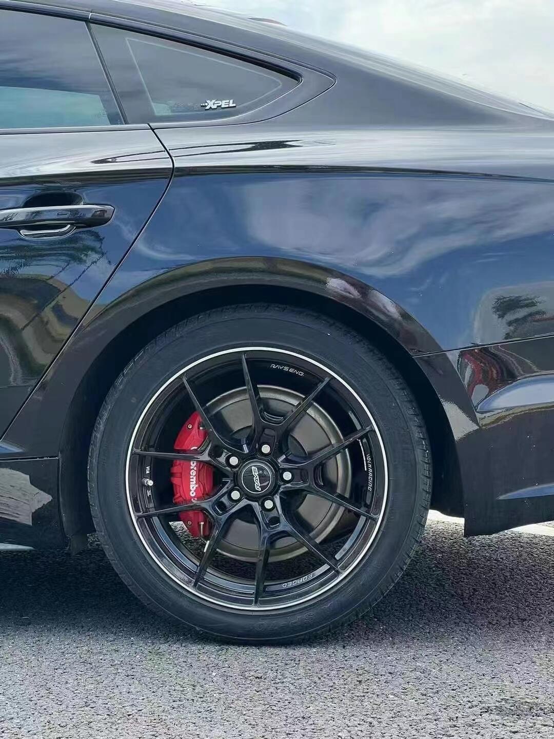 19款奥迪a5 40s--l 高配 整车升级rs黑武士套件,锻造轮毂,布雷博卡钳