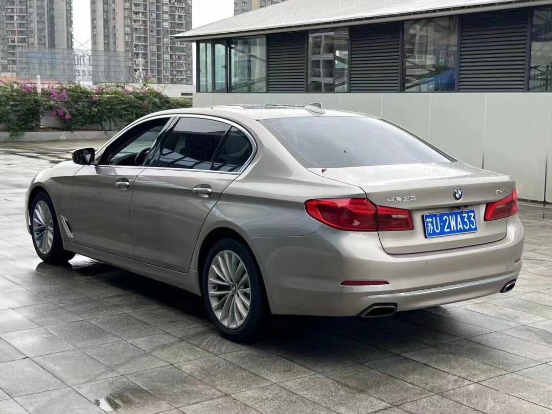 8 到店20款宝马530li2.0八档手自一体油耗五毛