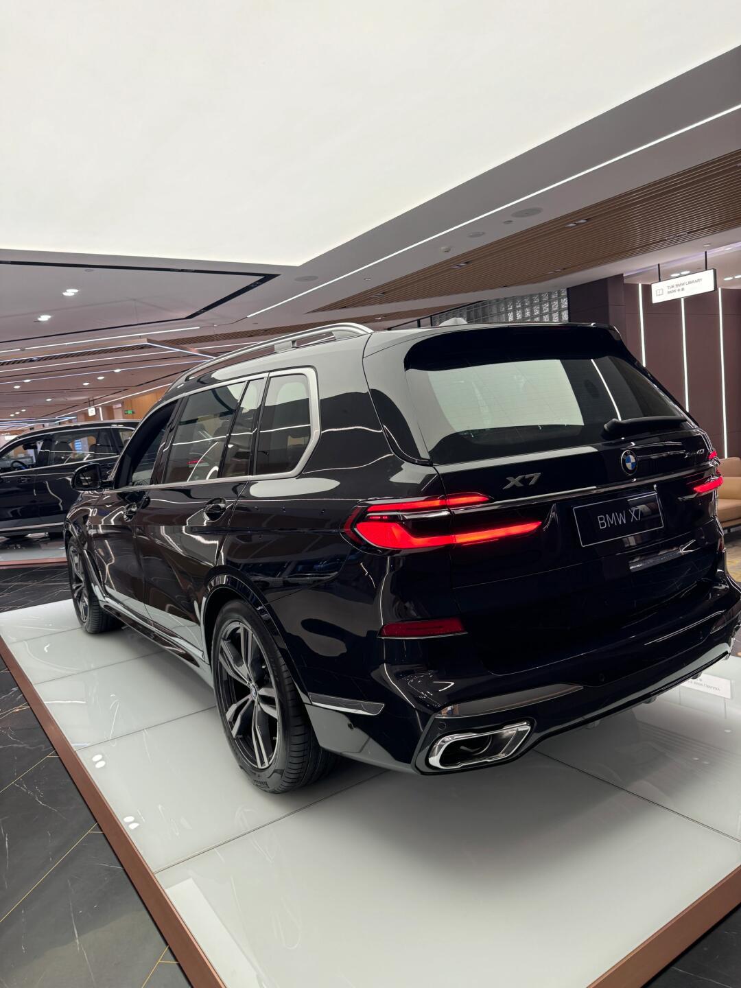 9999 极致驾驭——宝马 x7 操控驾驶体验 9999