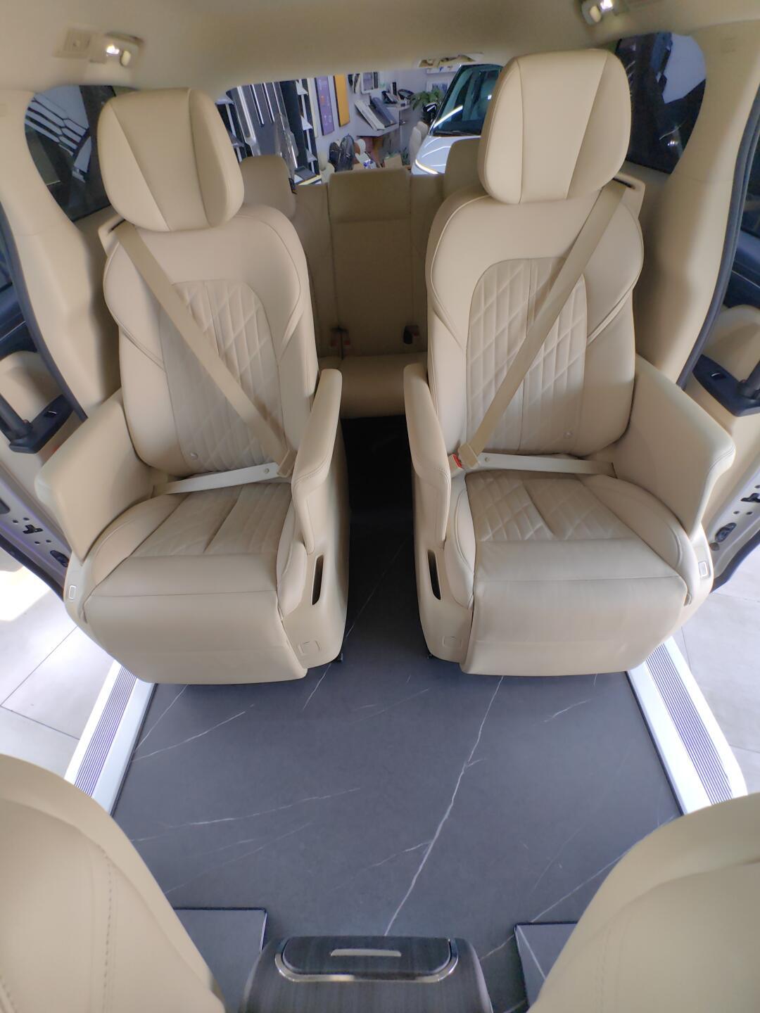 别克gl8 653高配改装看效果图