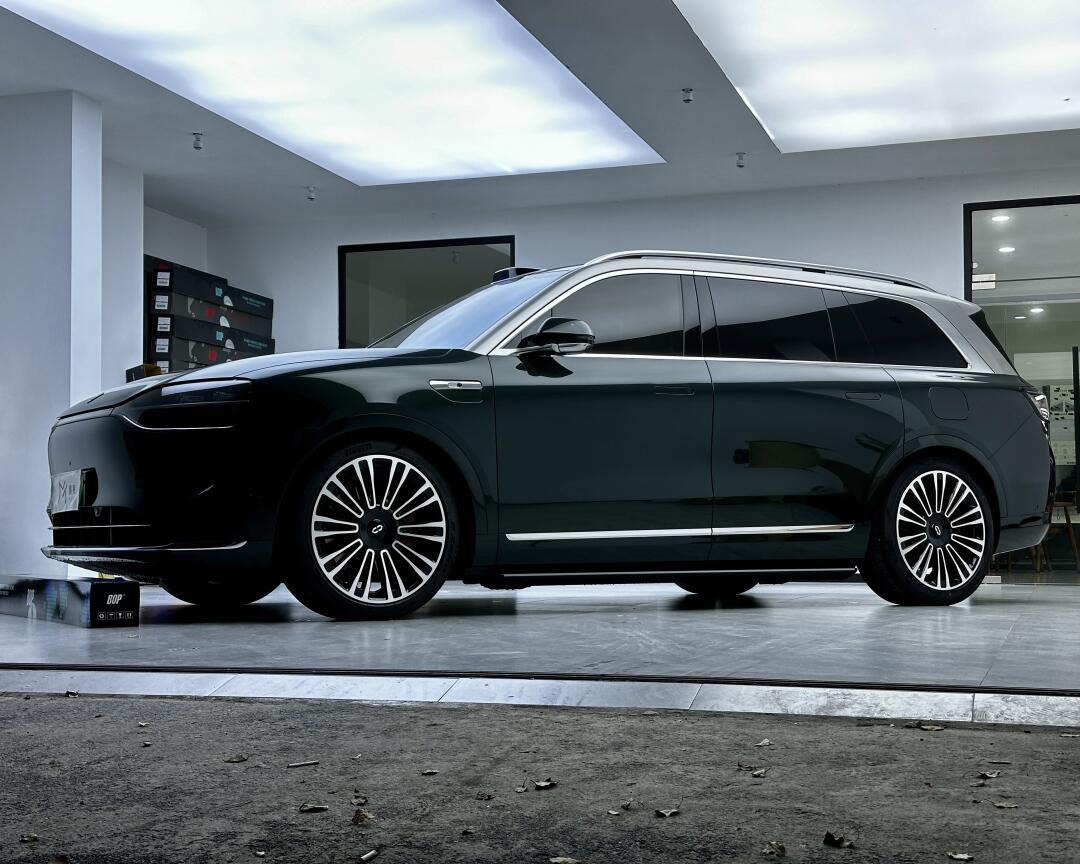 问界m9bop风狂者车衣!加上gt银双拼改色膜