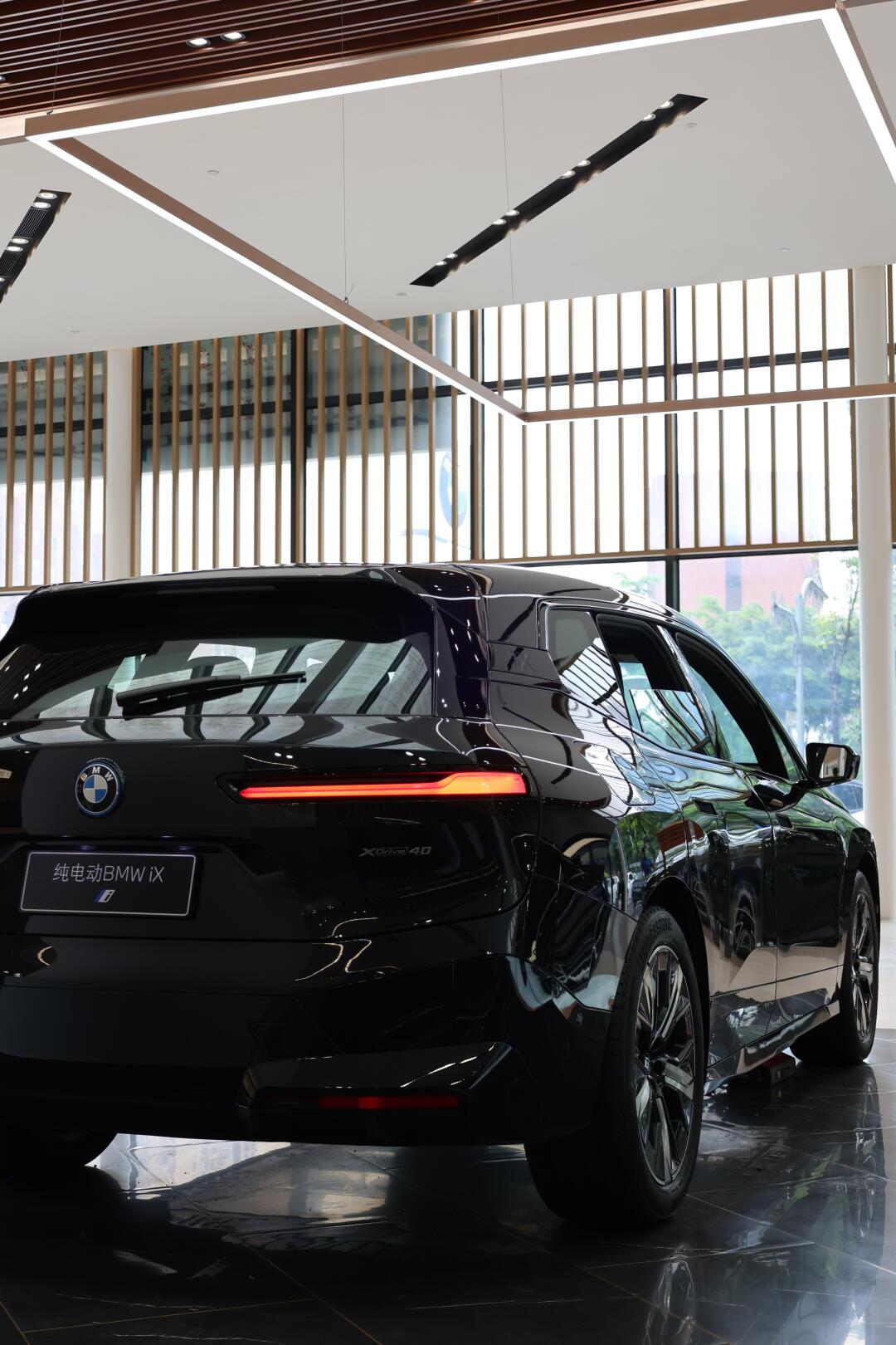 宝马进口纯电ix40 ,现车,宝石青,惊爆价