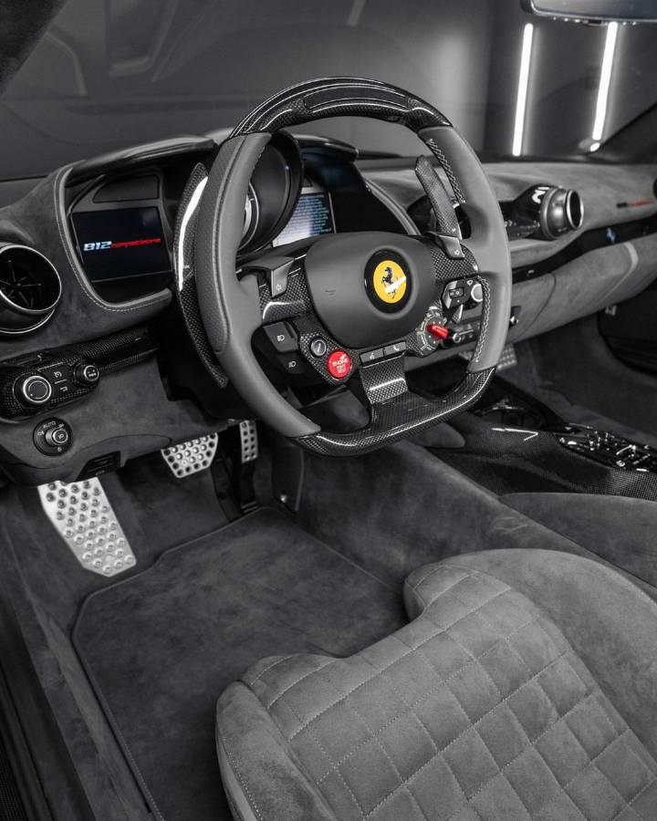 2022 年法拉利 812 competizione canna di fuci