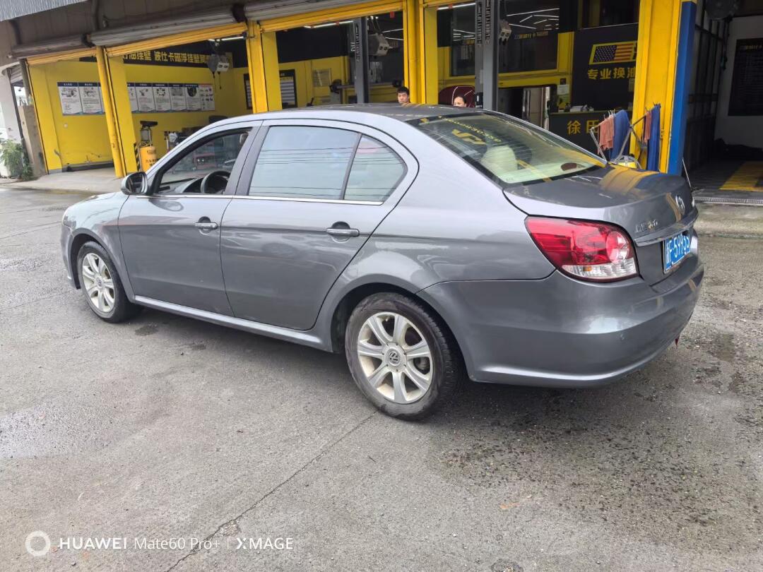 2011年7月大众朗逸1.6自动挡天窗,保险年检到月底,价格8888