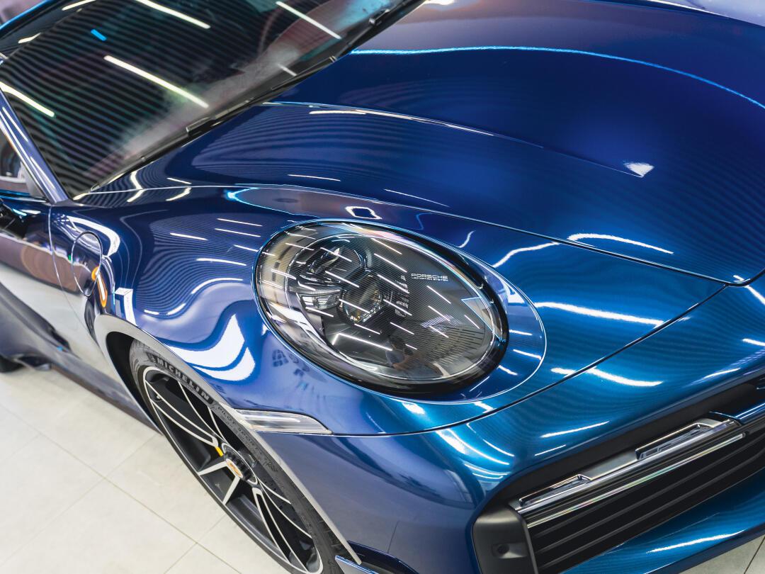 保时捷992turbo s装贴极亮金属深蓝