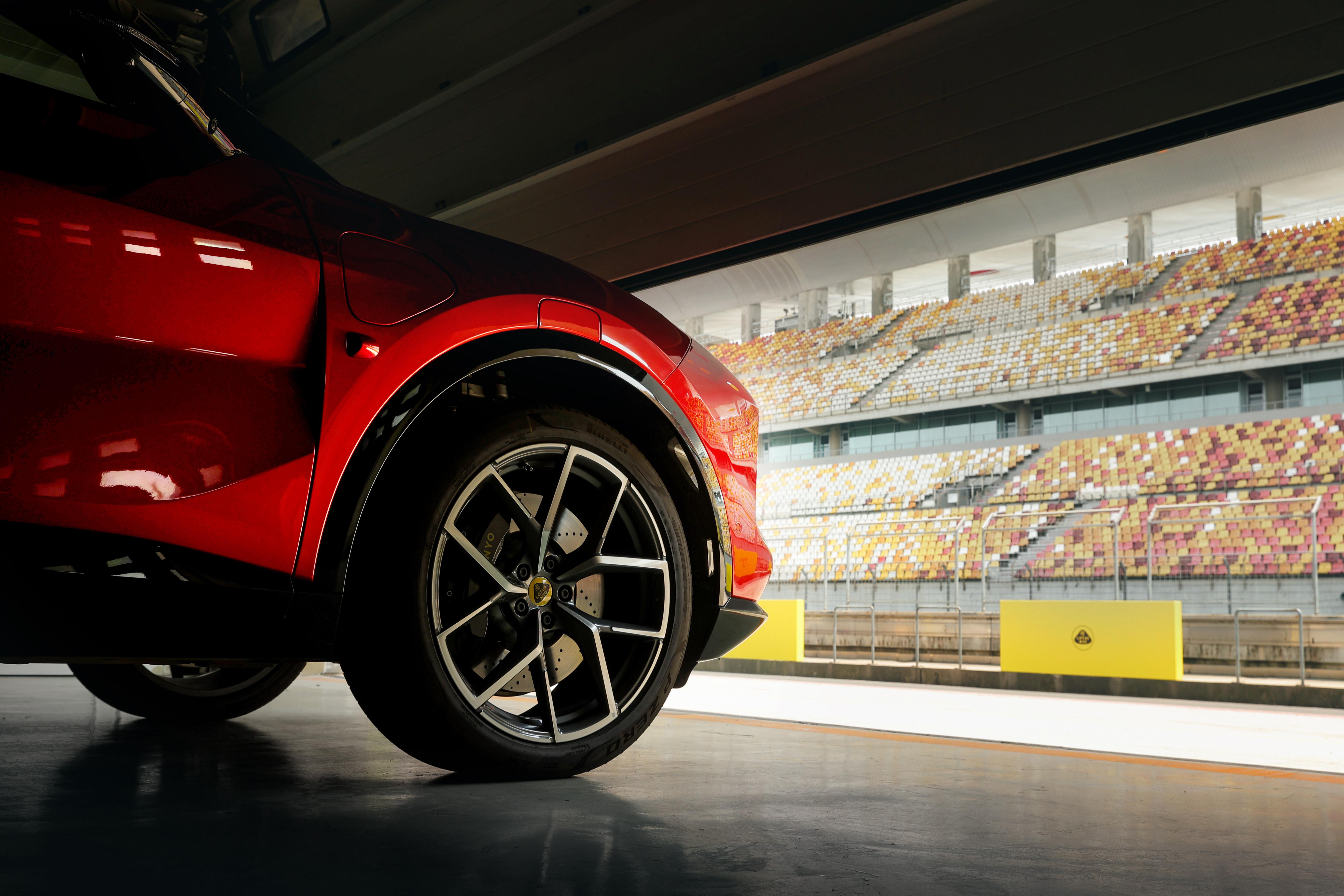 身边一些朋友突然聊起的话题,作为车手也谈几句,欢迎评论区留言一块儿