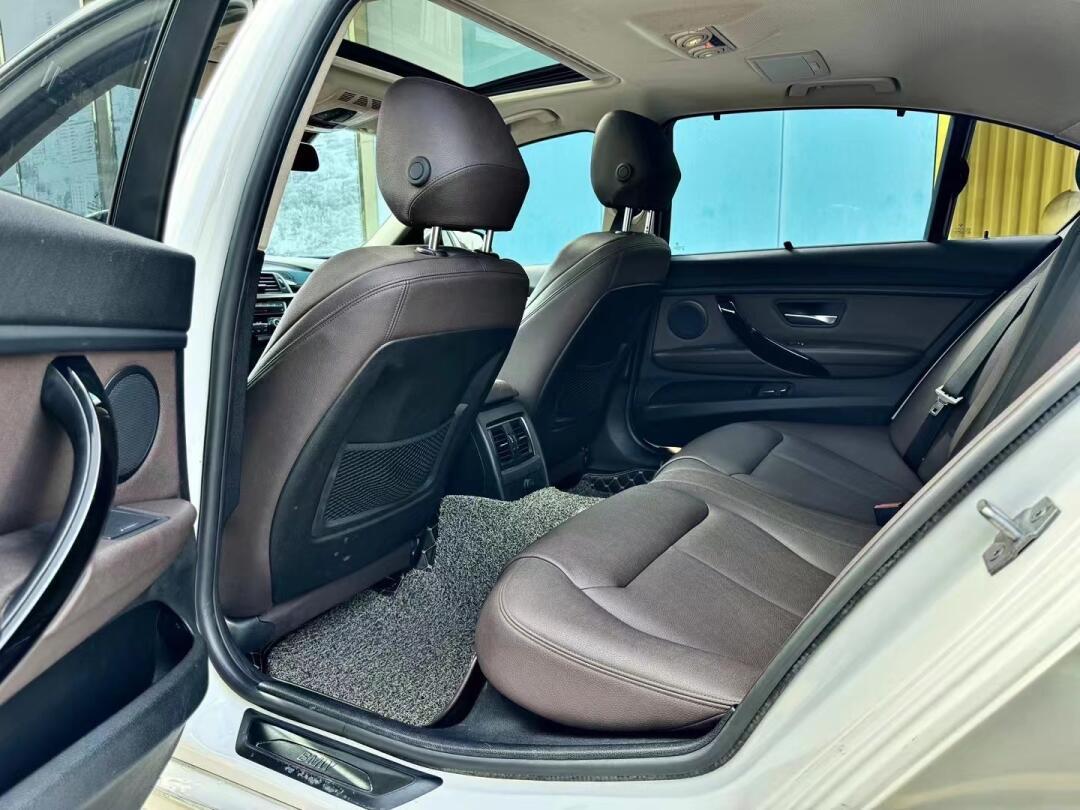 x19年宝马320li 白色棕内 配置丰富 大屏大扭电动记忆座椅car_宝马3系