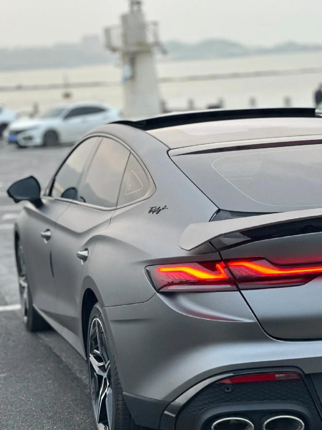 mg7亮点: 11566 设计美学: 流线型车身,独特前脸设计,时尚运动.