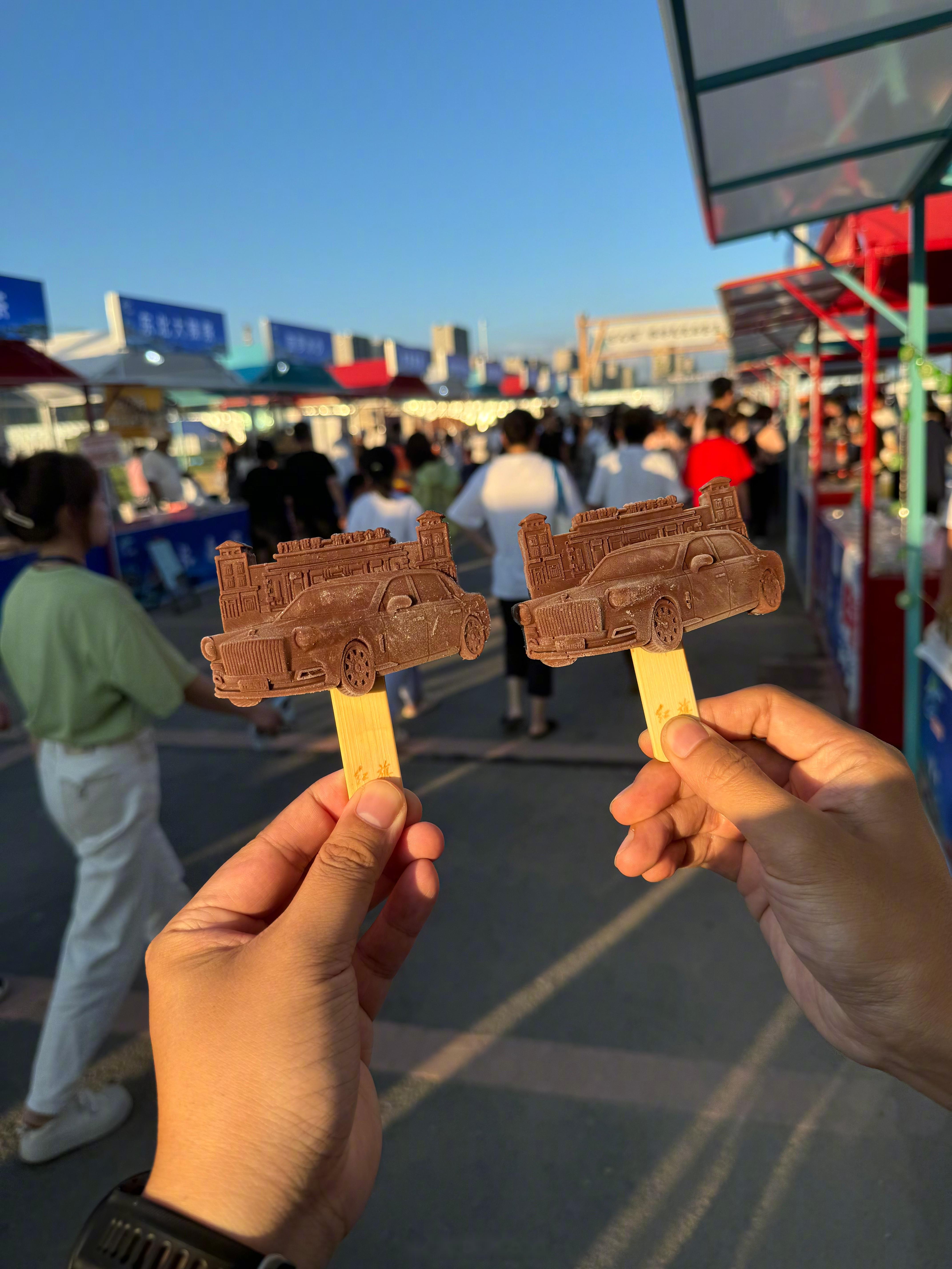 红旗国礼系列文创雪糕,吃完了还有彩蛋.红旗,让理想飞扬.