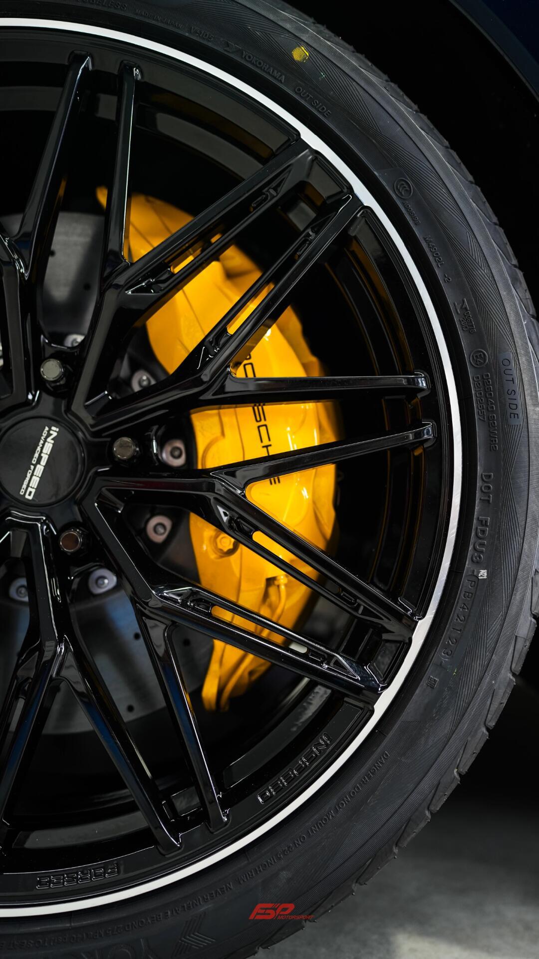 保时捷卡宴 十活塞碳陶 硬速22轮毂