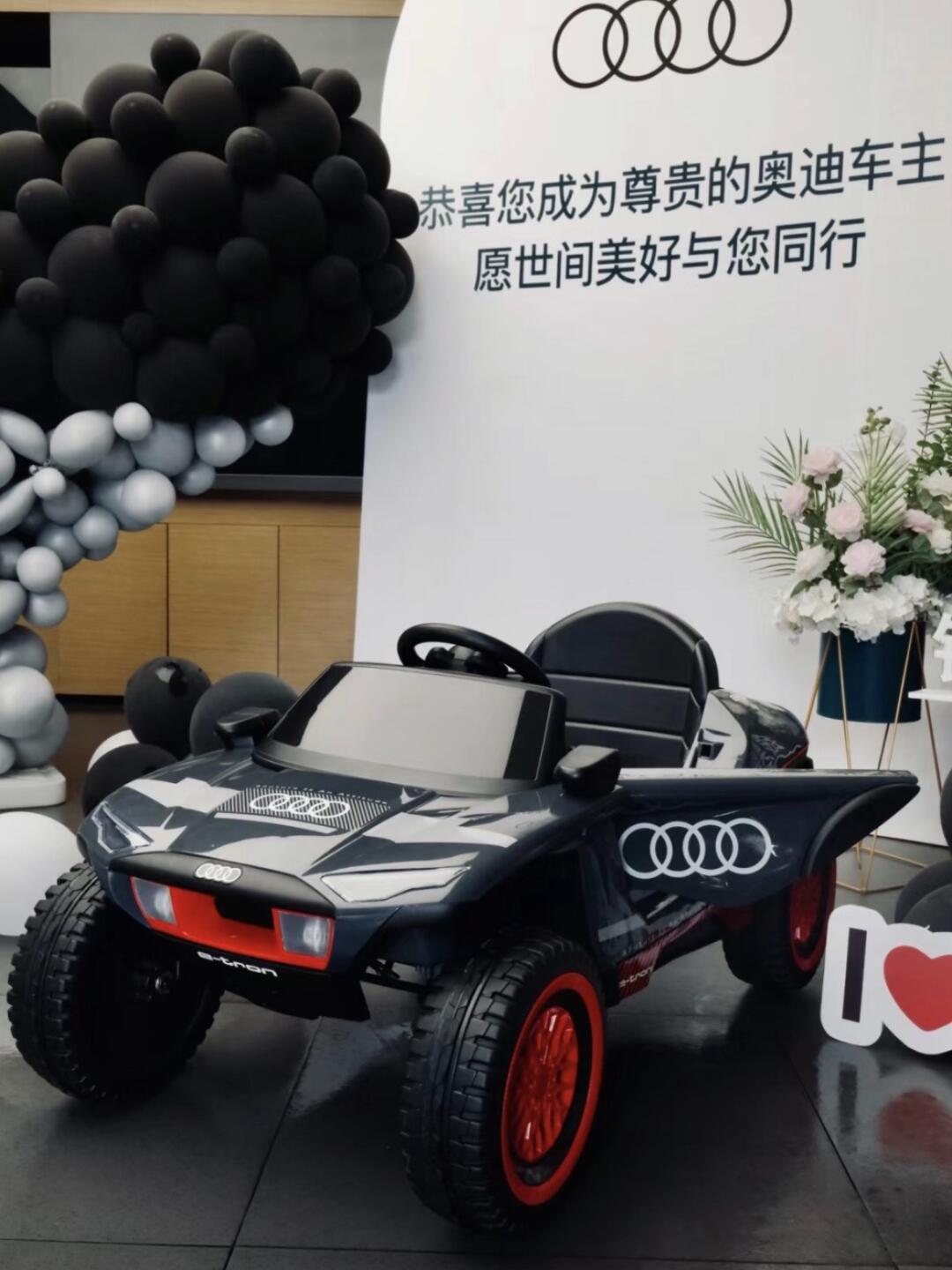 奥迪rs q e-tron儿童电动玩具车_奥迪rs q e-tron社区_易车社区