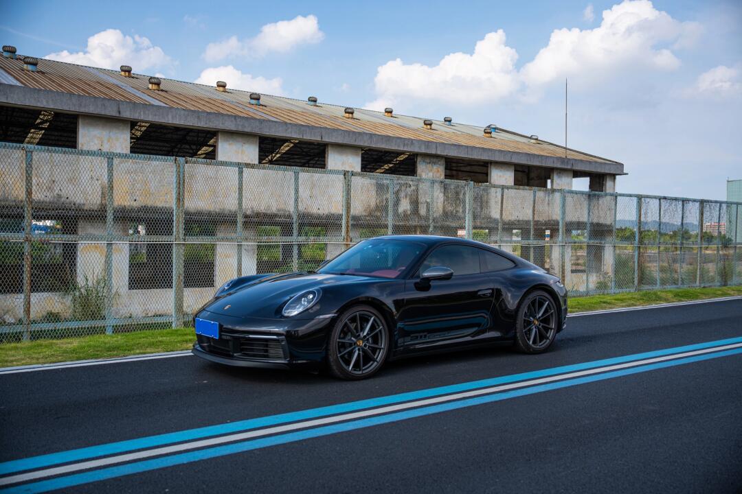 黑玉色 992 carrera t_保时捷911社区_易车社区