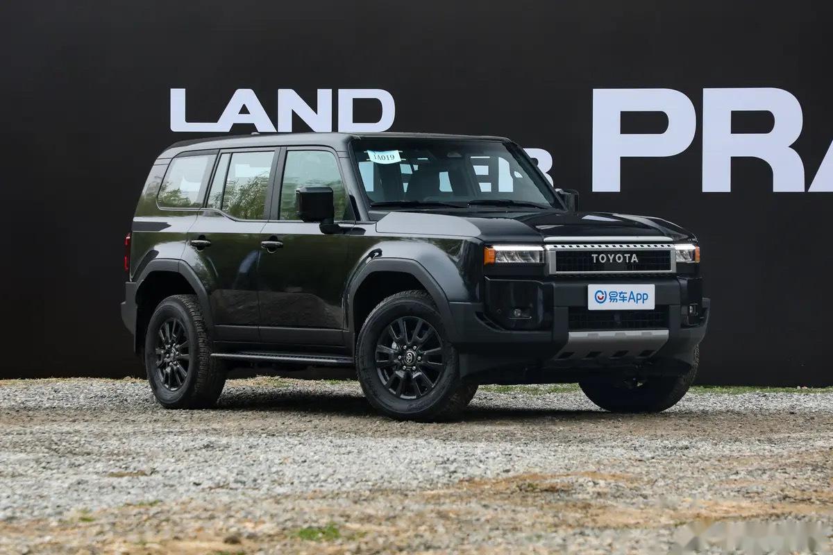 近日,首批全新丰田普拉多在四川一汽丰田工厂正式量产