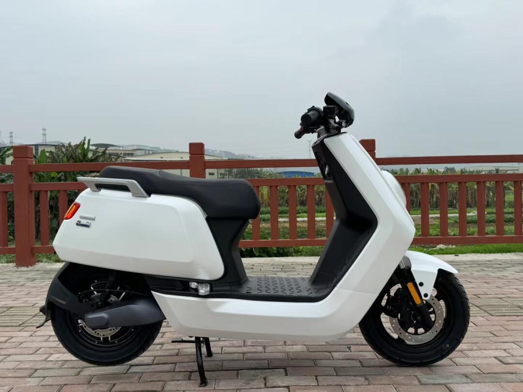 24款小牛电动车n系列,铅酸版 整车不带电池3999(广西直达市包邮) 整车