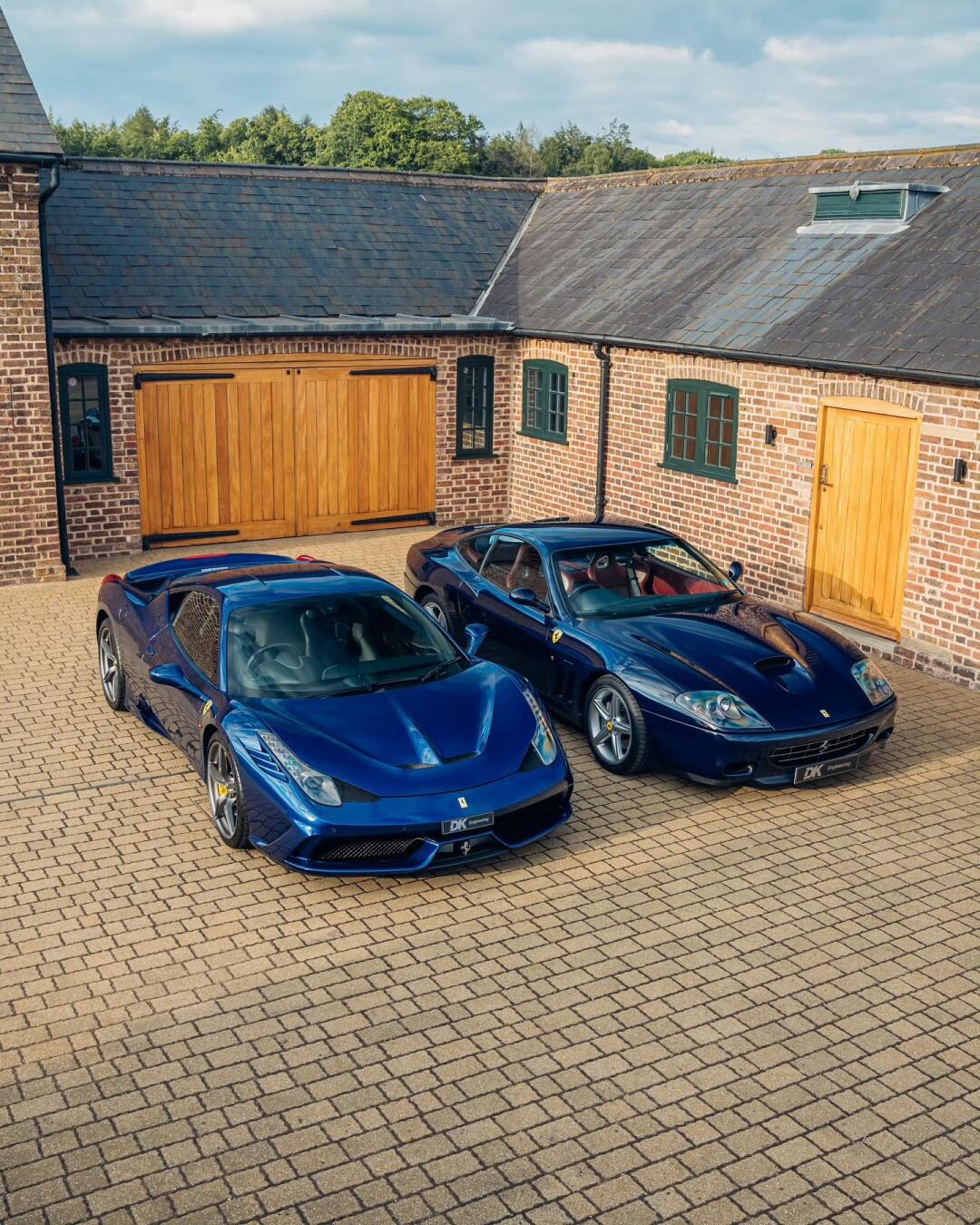 最近和车友聊的最多的就是法拉利458