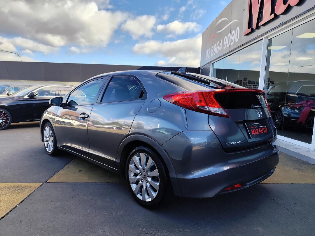 万元日系代步车-honda civic vti-l