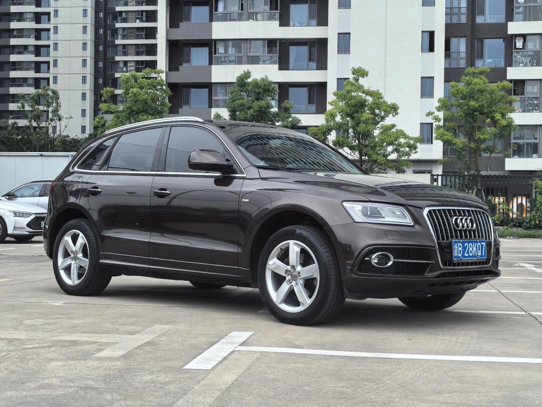 奥迪q5 2017款 plus 40 tfsi 技术型,是一款兼具豪华与性能的中