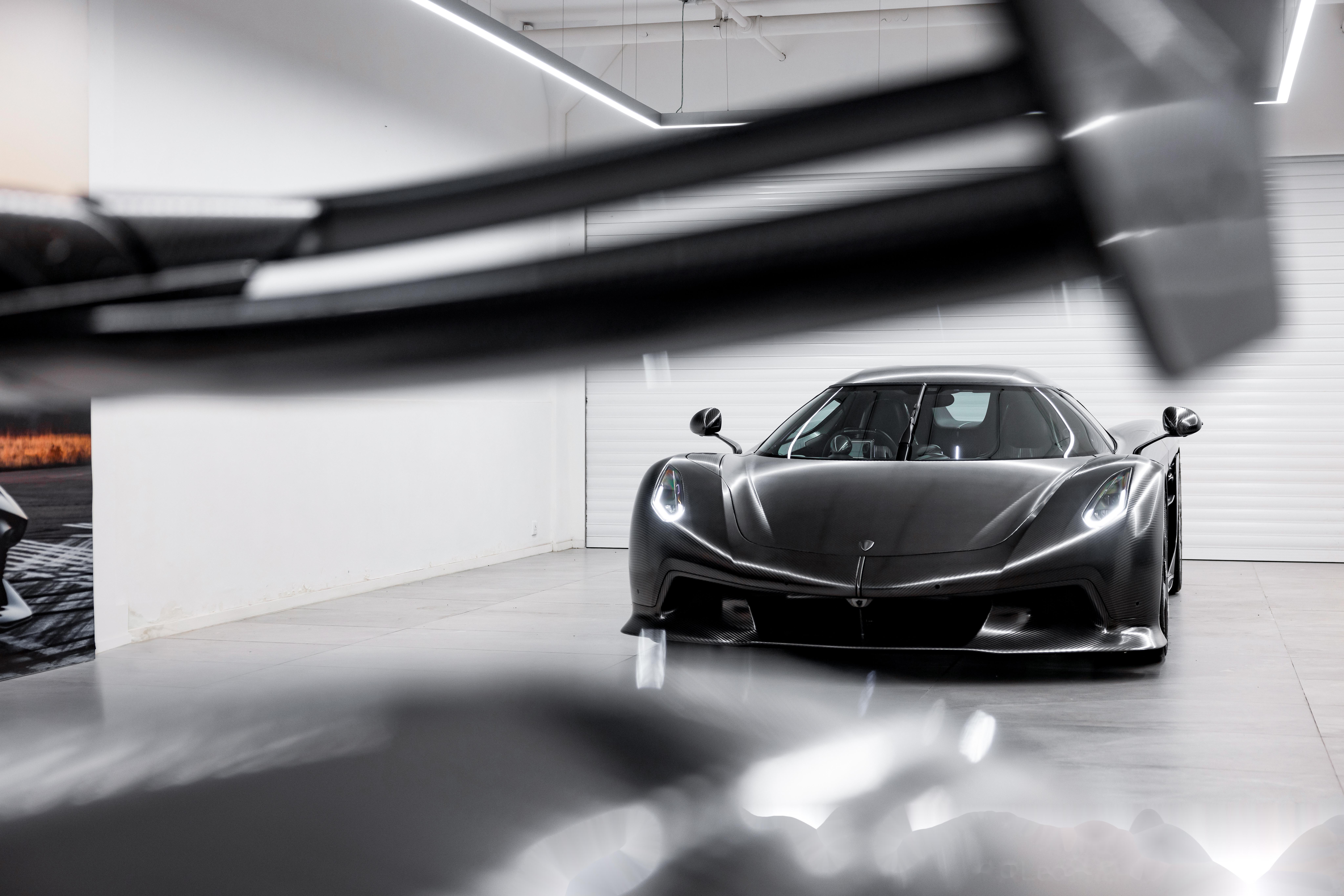 陆地火箭jesko absolut 搭载可爆发出1,600马力的双涡轮增压v8发