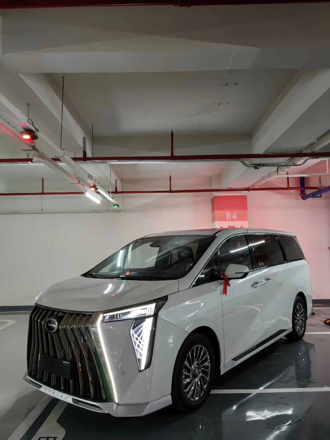 重庆租车 新款传祺m8宗师 7座商务车出租