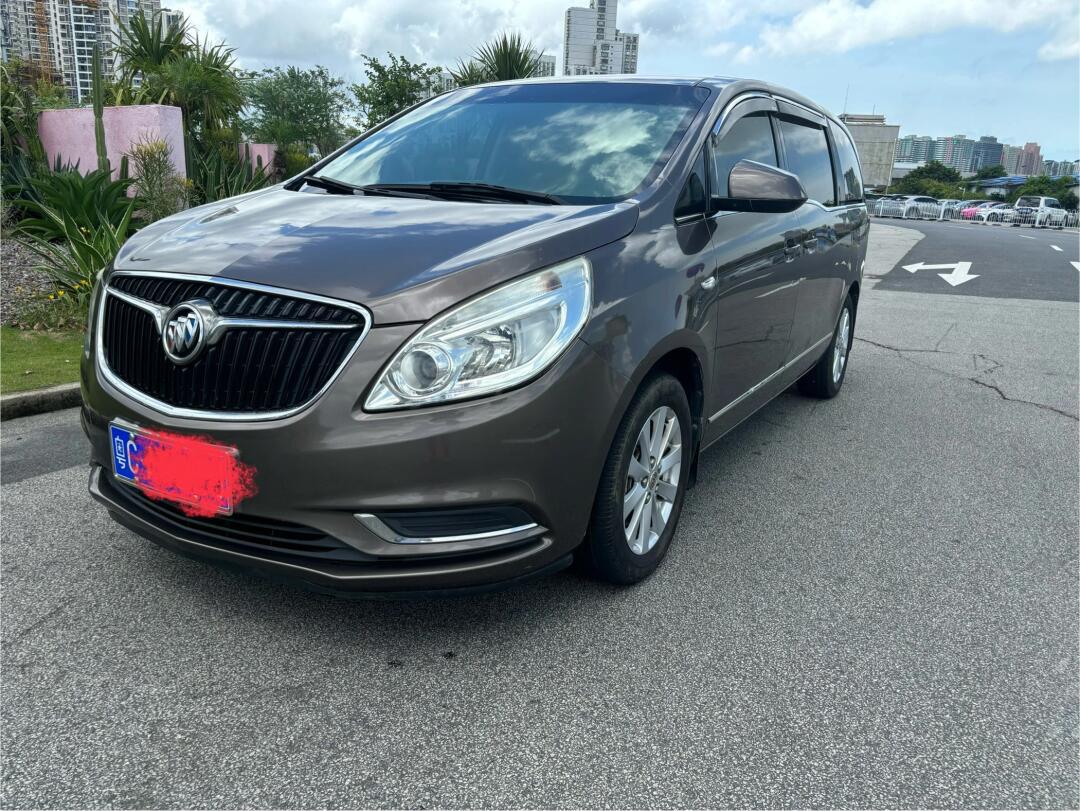2017年别克gl825s商务车,全部三个电动门,航空座椅,全保,无事故,无