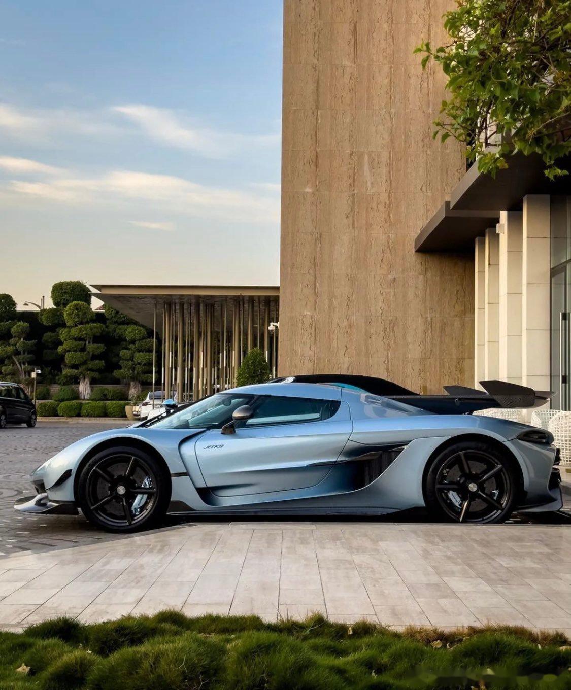 科尼赛克 jesko,5.0升双涡轮增 v8发动机,能够输出1600匹马力,顶级