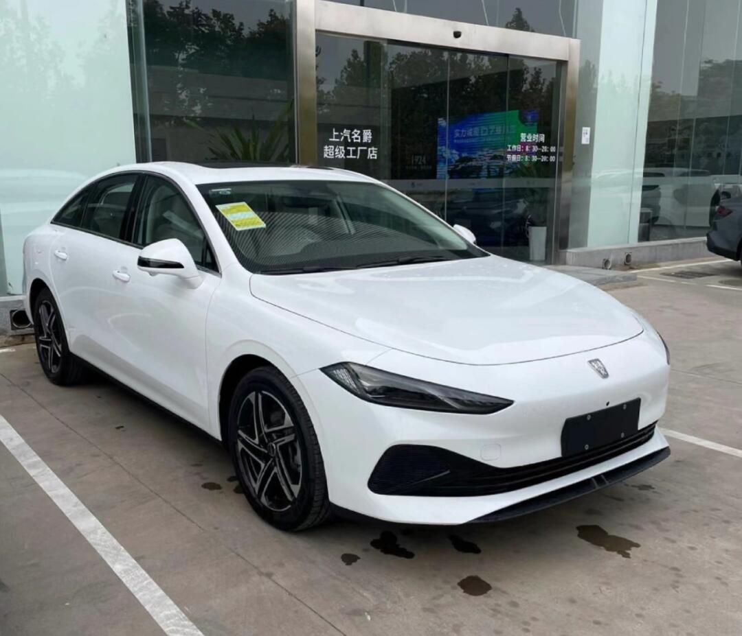 荣威d7 落地价10万,插混动力 125km