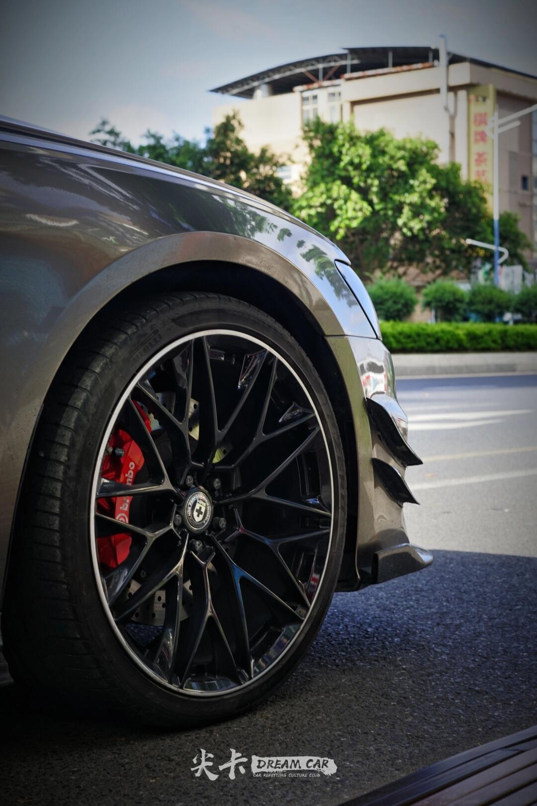 奥迪a6l简单改装下也能霸气侧漏