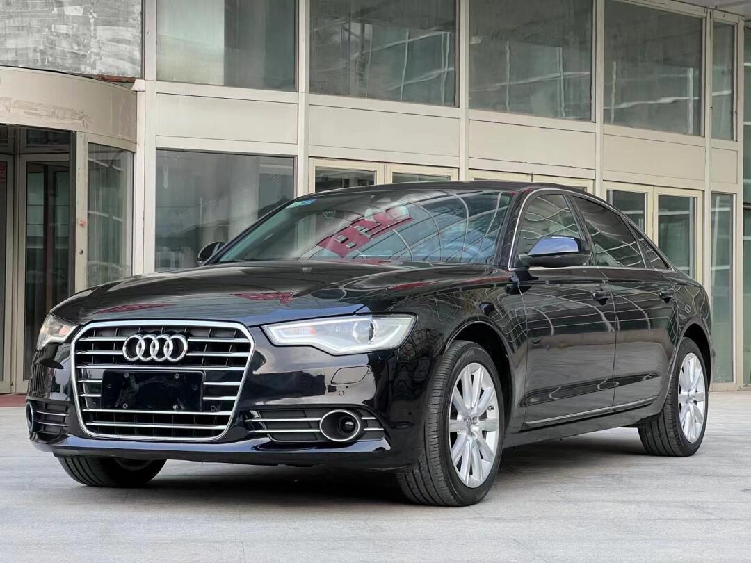 13年3.0t奥迪a6l 全时四驱 底盘升降 bose音响 通风加热按摩 冷热杯