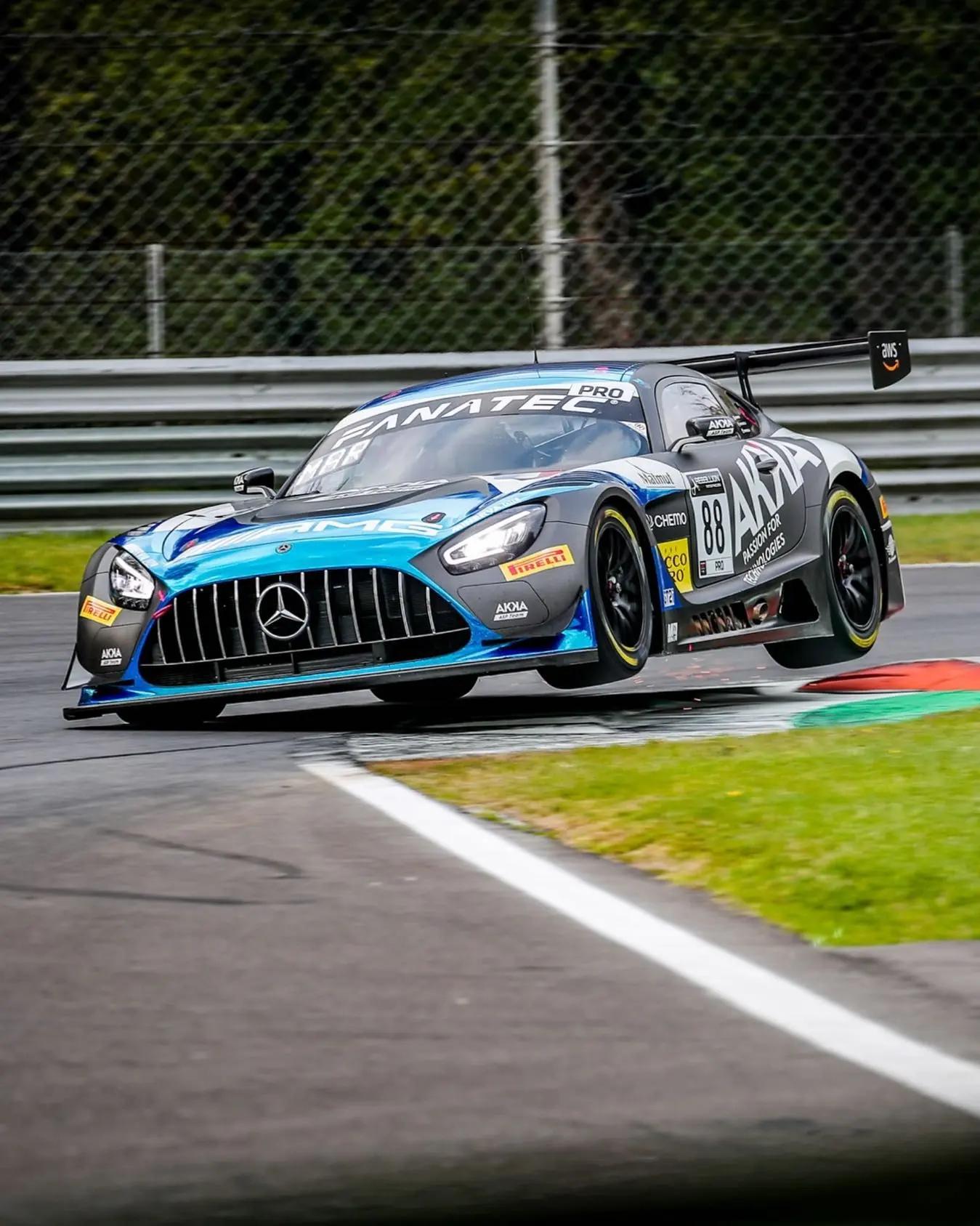 赛车运动不仅仅是比赛,更是科技与创新的试验场