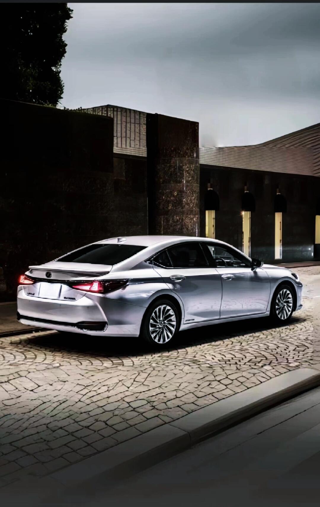 2024,雷克萨斯es300h是你的选择吗96