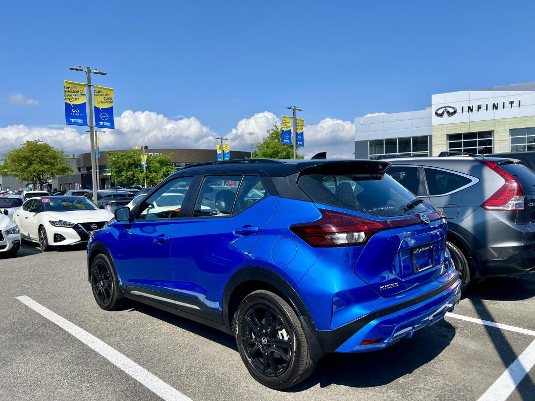 98962021 nissan kicks sr