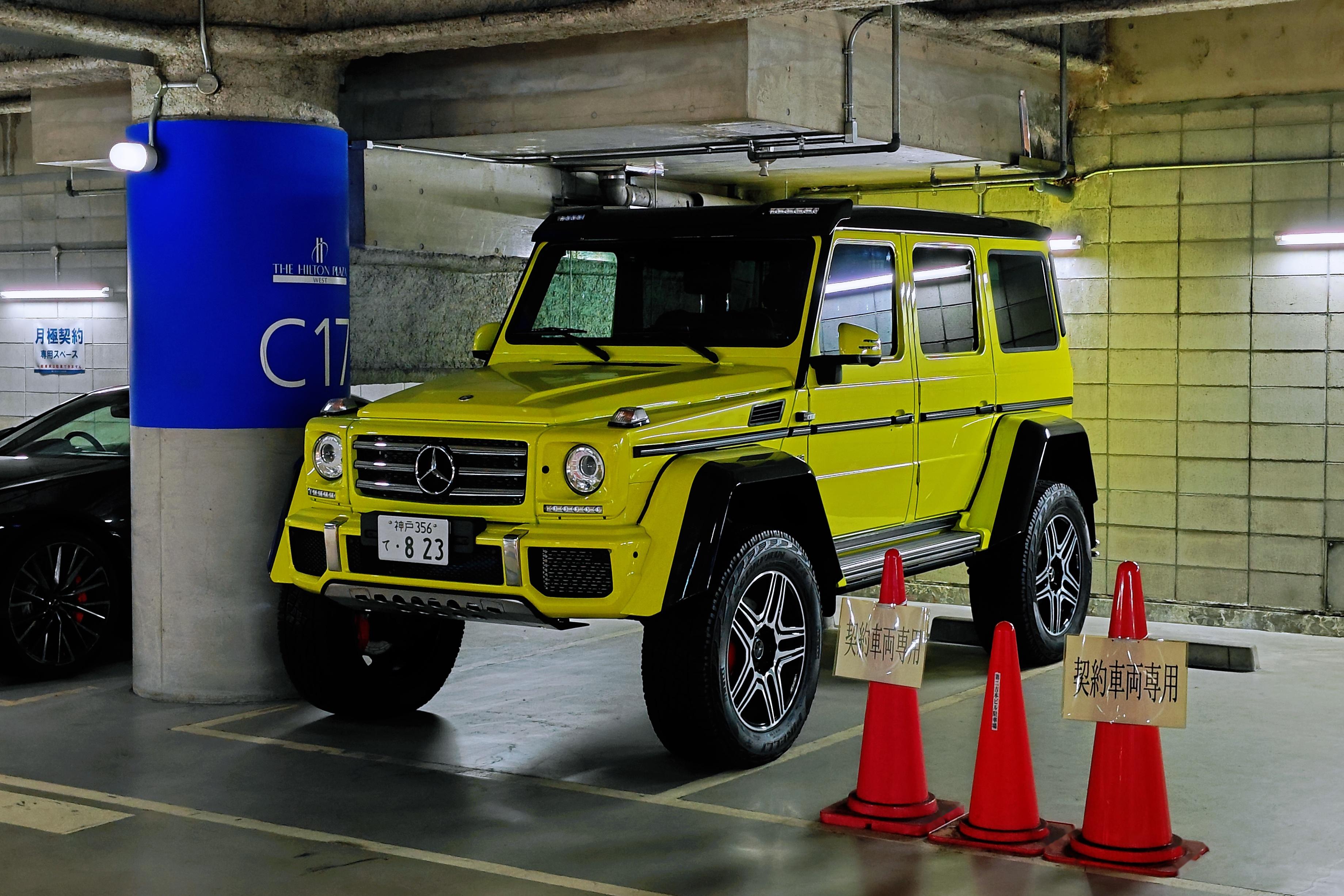 偶遇奔驰大g王:g550 4×4² 能下大g的地库不少,但能让大g平方站着