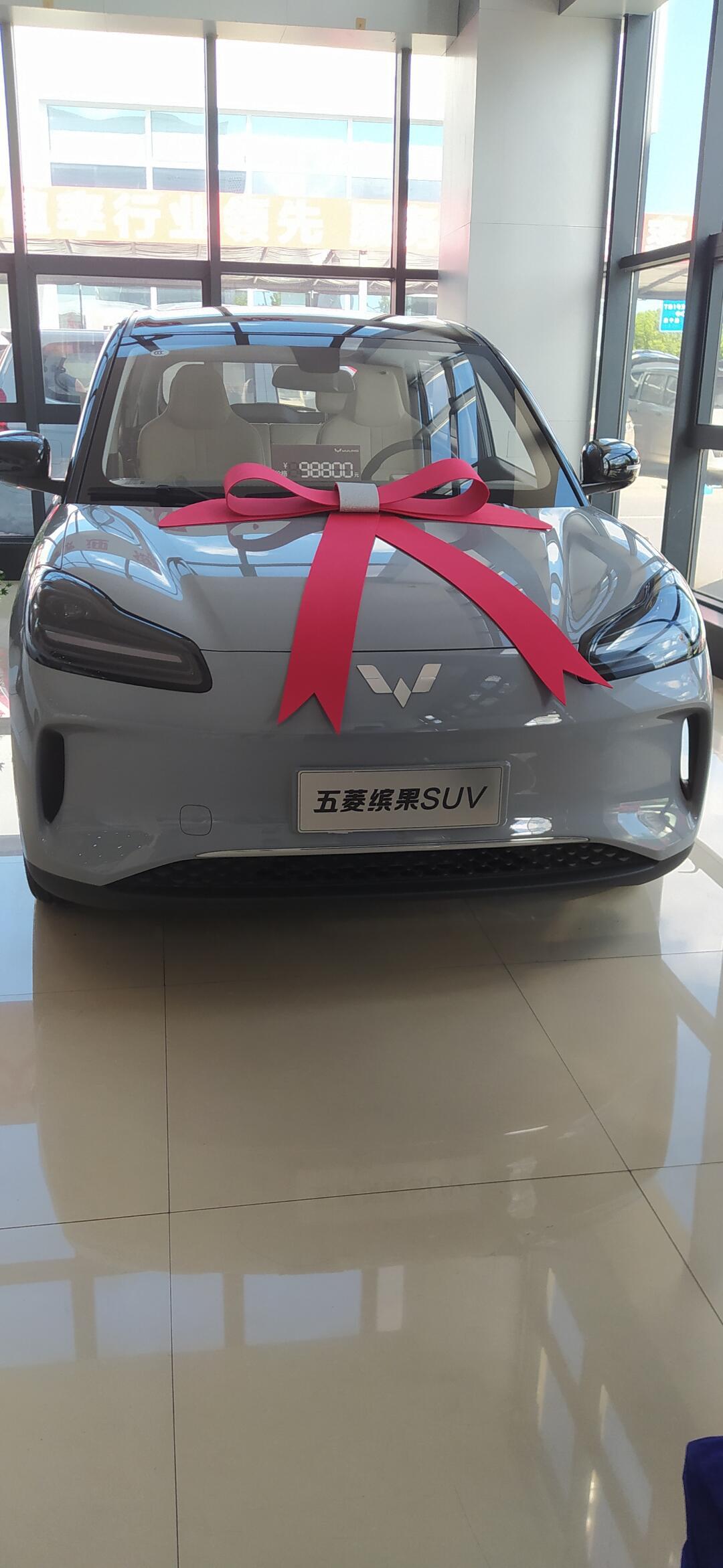 家人们,今天要给你们种草一款超酷的 suv五菱