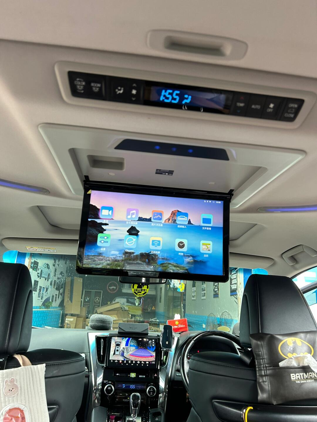 6寸全景车机,15.6寸专用吸顶电视!