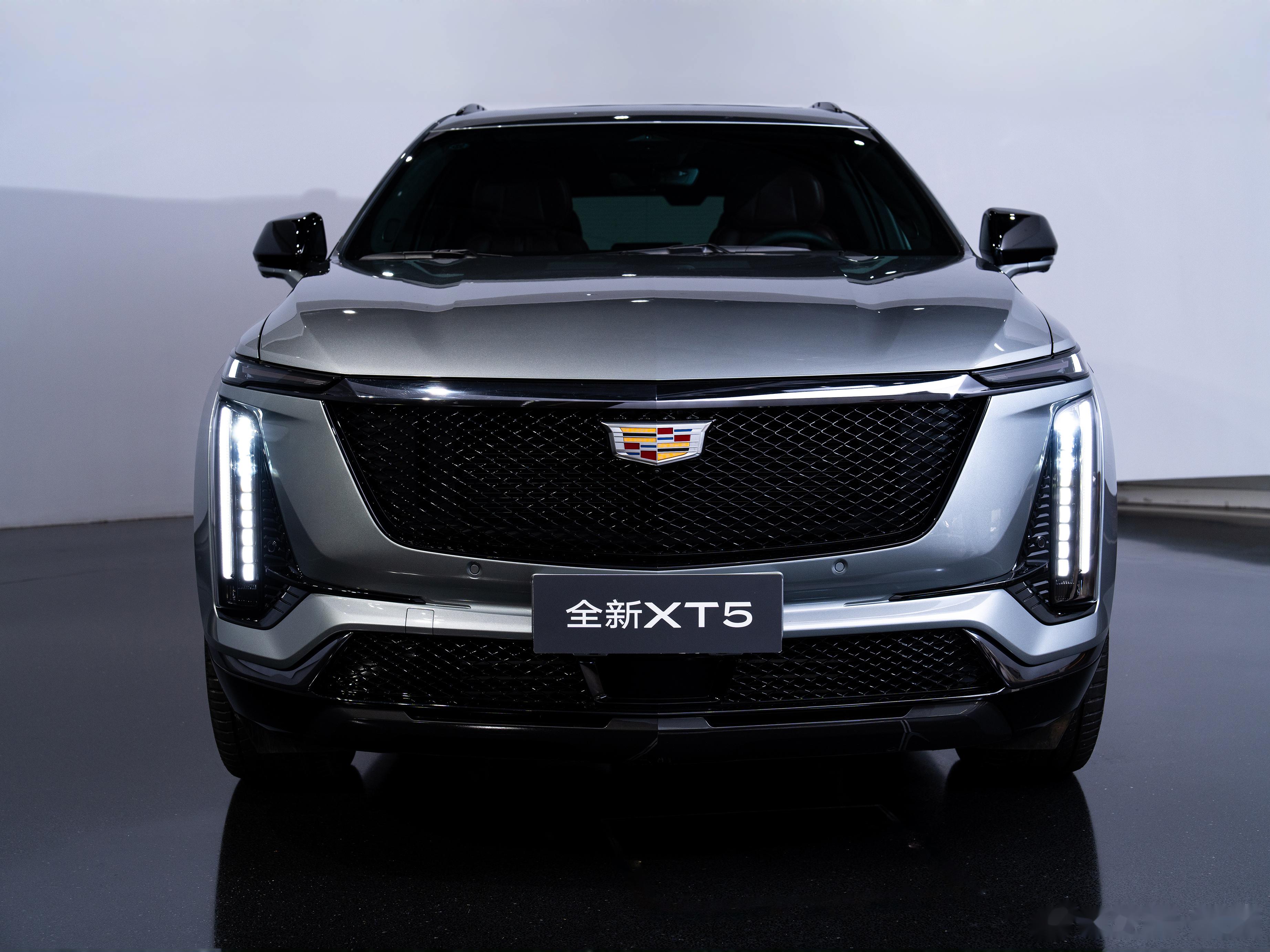 凯迪拉克全新 xt5 震撼登场! 自 2016 年问世,xt5 国内累计销量已超