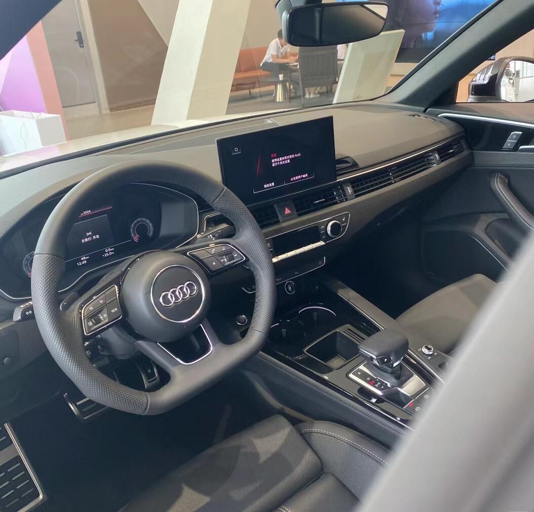 20多万拥有熊猫配色奥迪a4l_奥迪a4l社区_易车社区