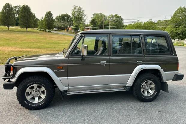 方盒子系列 1990年款三菱帕杰罗 4×4