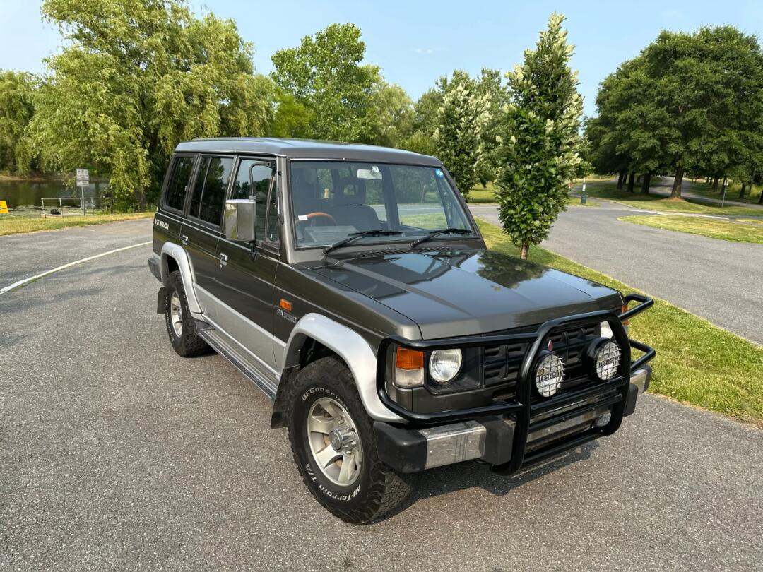 方盒子系列 1990年款三菱帕杰罗 4×4