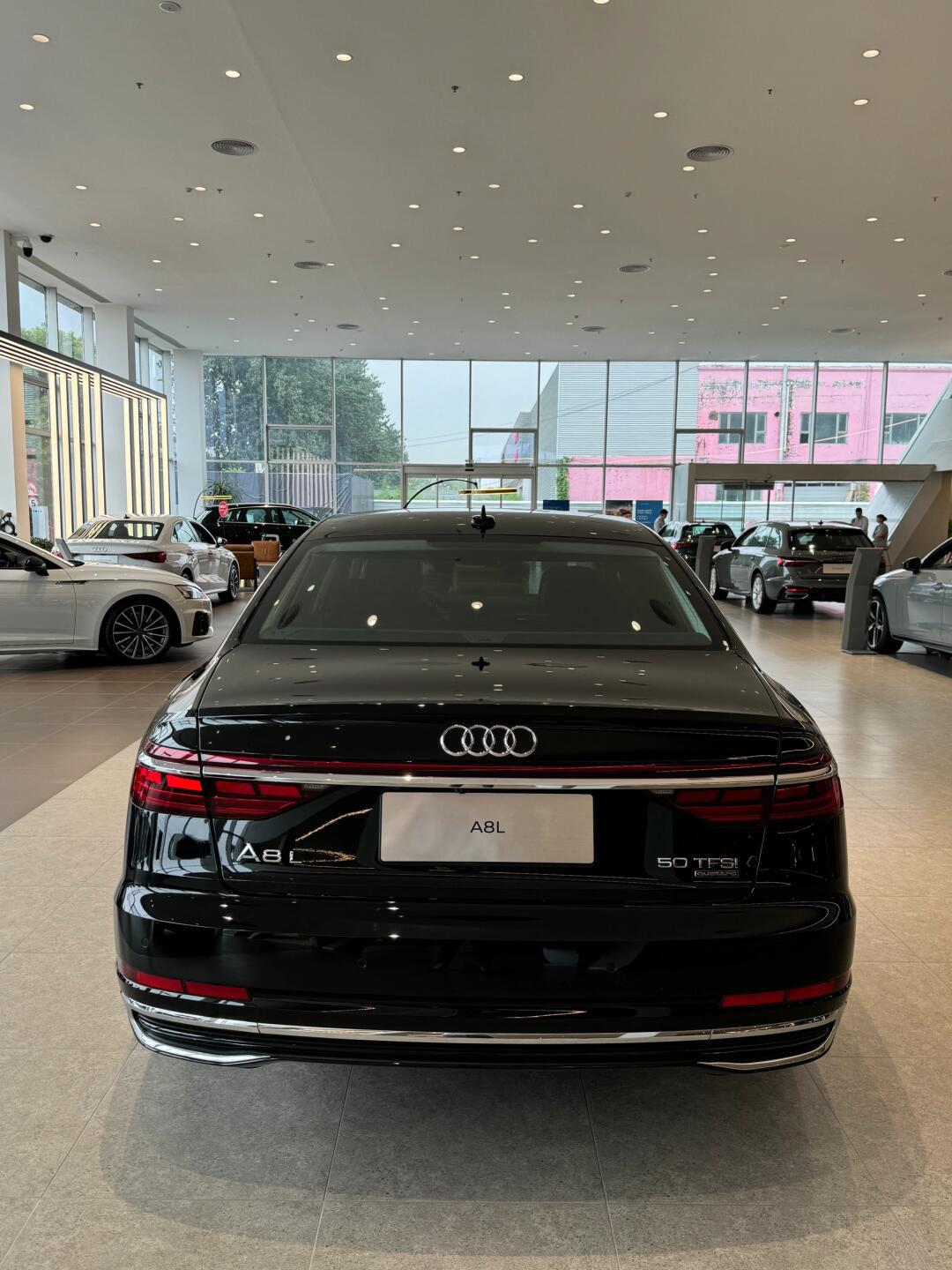 想买奥迪a8l的78建议你先看看这篇