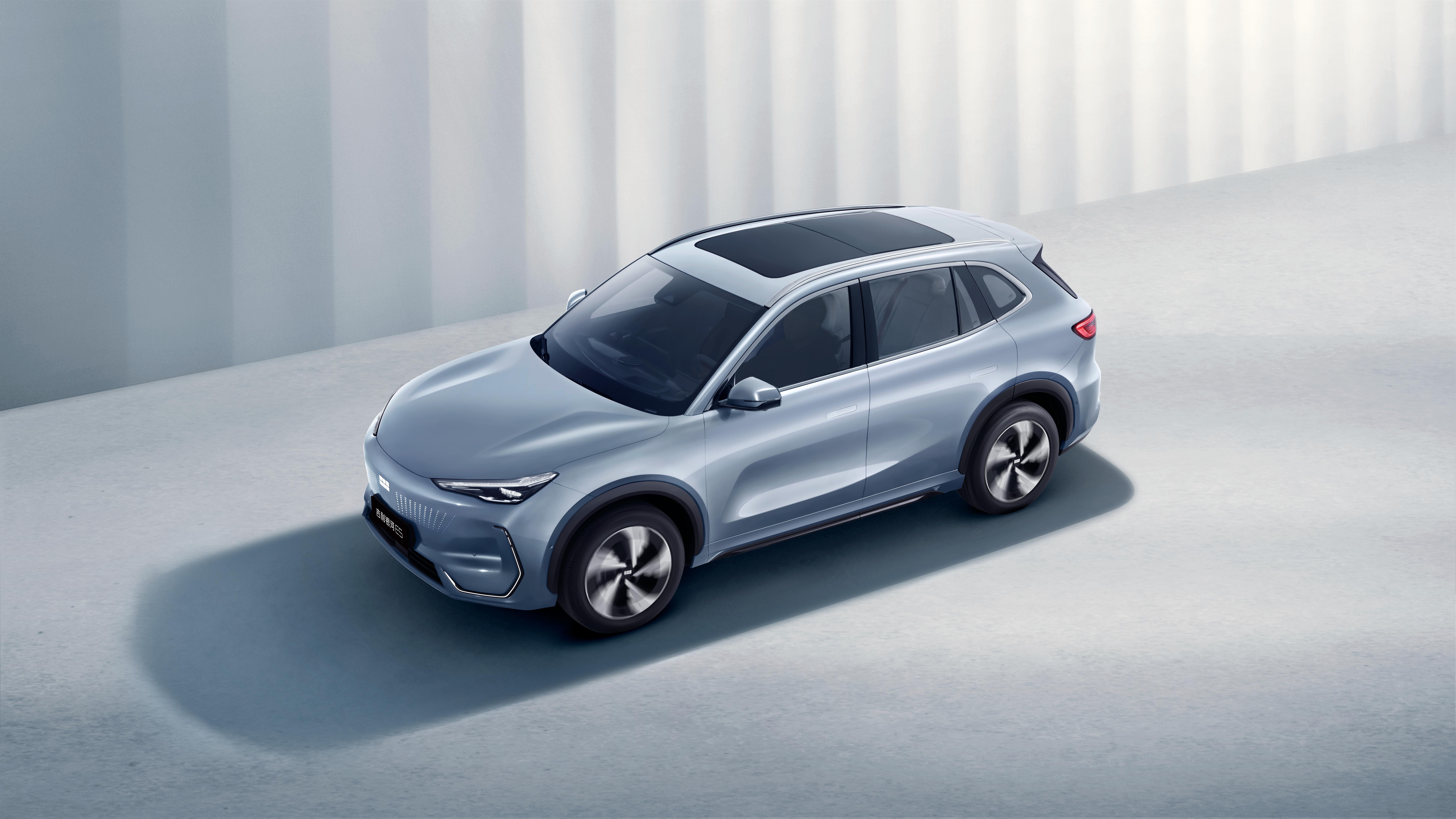 吉利银河的全新紧凑级suv银河e5来了,售价10.98万元—14.58万元.吉利