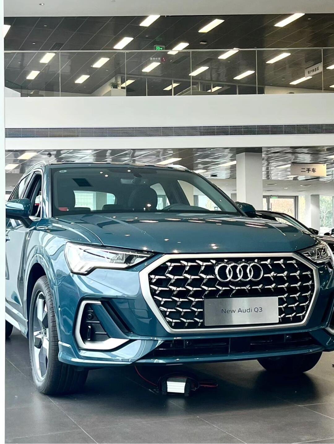 奥迪q3裸车价格是多少钱(奥迪q3裸车价235)